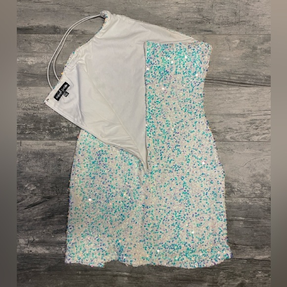 Lulu’s White Sequin One-Shoulder Mini Party Homecoming Dress - Picture 3 of 4